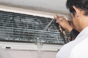 Vệ Sinh Máy Lạnh Tại Thuận Giao Bình Dương