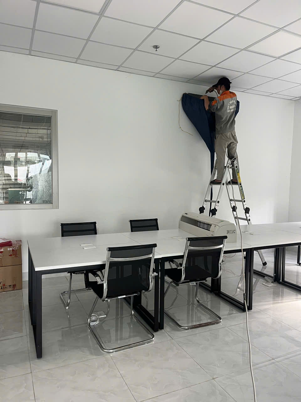 Vệ Sinh Máy Lạnh Dĩ An